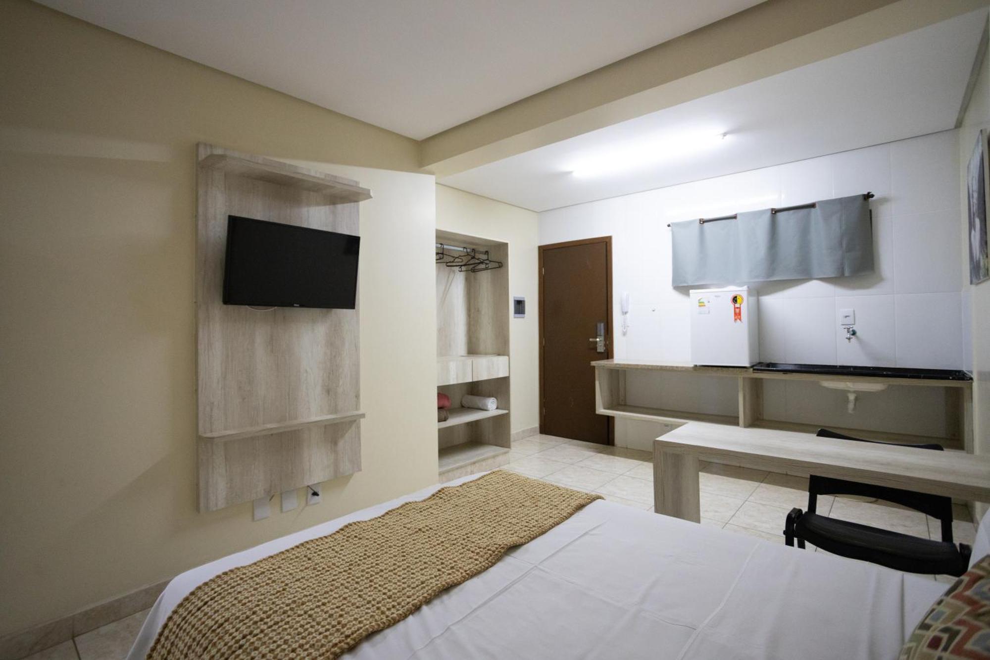Infinity Hotel Гояния Екстериор снимка