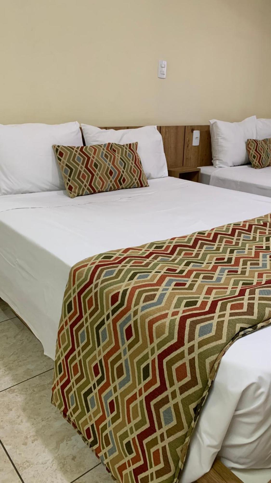 Infinity Hotel Гояния Екстериор снимка