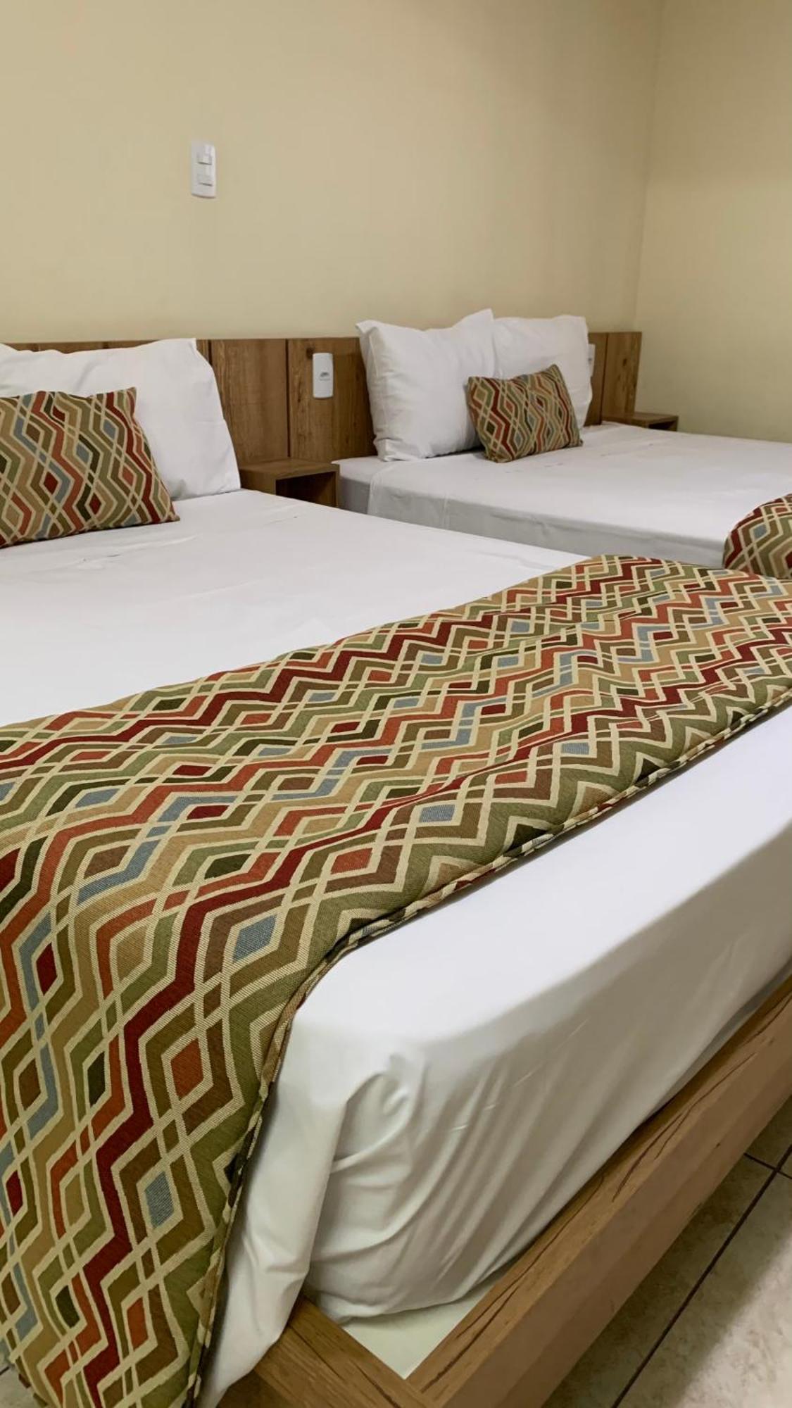 Infinity Hotel Гояния Екстериор снимка